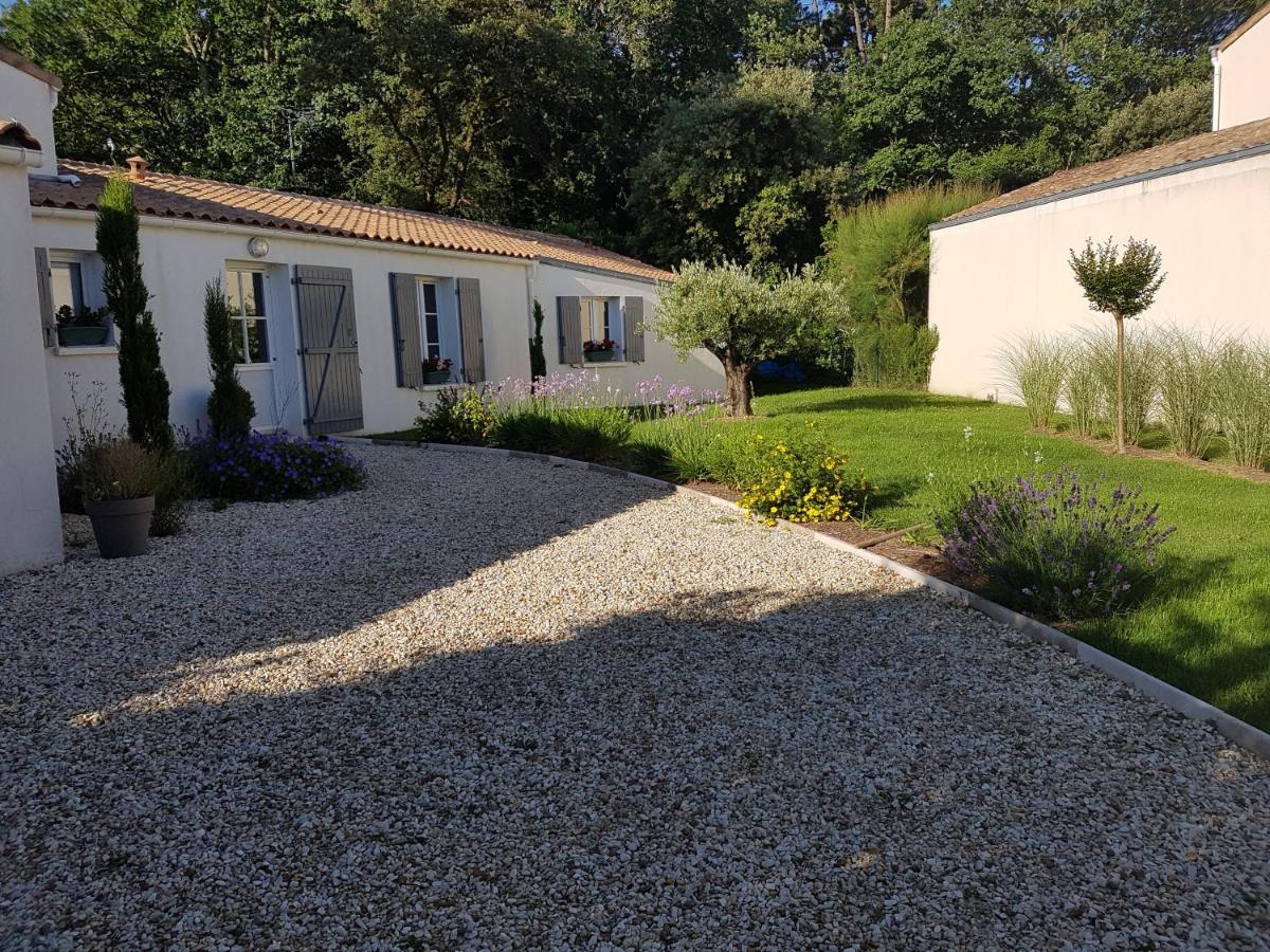 Bed and Breakfast A L'Ombre Des Pins Saint-Augustin  Экстерьер фото